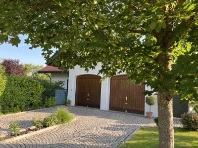 Ein seltenes Juwel - Villa in sehr ruhiger Stadtlage, mit großem Garten. Auf Wunsch möbliert.