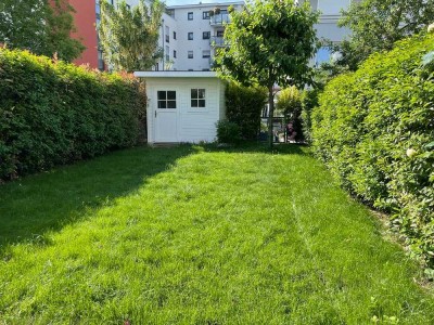 Zentralliegendes neuwertiges Reihenhaus mit Klimaanlage im DG Einbauküche in Riedberg Frankfurt