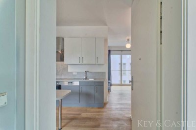 Modernes Studio mit Dachterrasse in Townhouse in Mitte