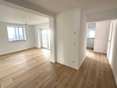 stilvolle 2 Zimmer Terrassenwohnung mit 100 qm Garten in Gilching