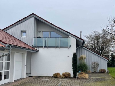 Helle 3-Zimmer Dachgeschosswohnung mit Balkon in Staig