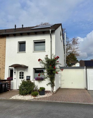 Traumhafte Doppelhaushälfte – frisch saniert, mit Garten, Garage und perfekter Lage für Familien!