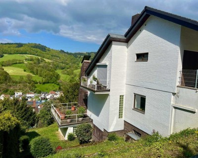 RESERVIERT! Von Privat: Freistehendes Einfamilienhaus mit unverbaubarer herrlicher Aussicht