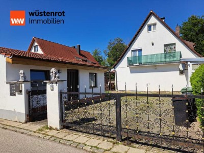 Sehr gut vermietetes, älteres Haus auf großem Grundstück