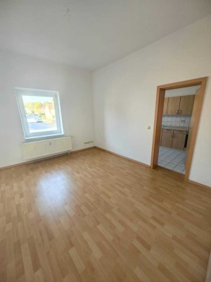 frisch renovierte, geräumige 2-Raumwohnung mit Einbauküche im ruhigen Wohnort Neuzelle