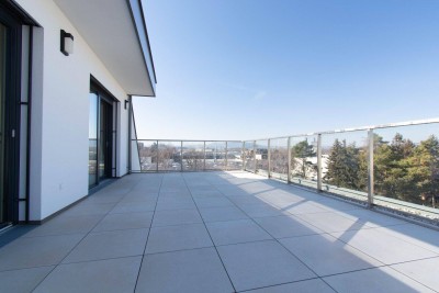 Exklusive Dachgeschosswohnung im 21. Bezirk – Modernes Wohnen mit Terrassen und bester Anbindung an die U1