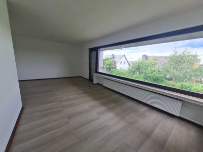 Moderne 2,5-Zimmer-Terrassenwohnung mit gehobener Innenausstattung mit EBK in Vallendar