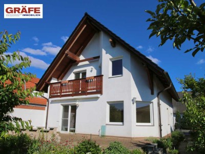 Einfamilienhaus, Bj. 2000, Westbalkon, Terrasse, Garage, 2. Stellplatz und schöner Garten