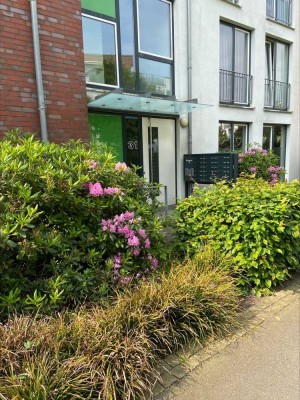 Helle 2-Zimmer-Wohnung mit Loggia in zentraler Lage