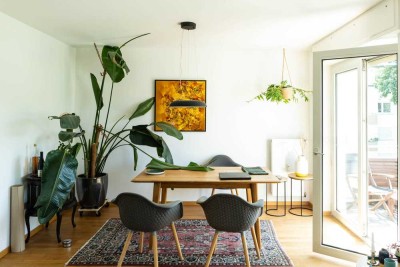 Kernsanierte 3-Zimmer-Wohnung, ruhig und innenstadtnah gelegen. Parkettboden, Balkon, Tageslichtbad