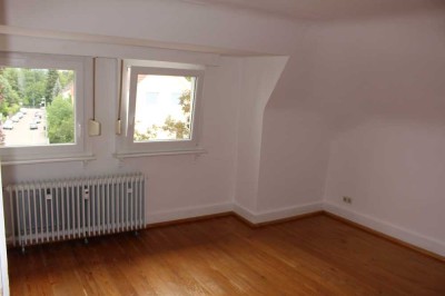 Ansprechende 4-Zimmer-DG-Altbau-Wohnung mit EBK in Offenburg-Ost