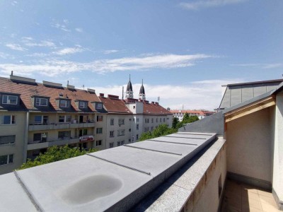 Moderne, sehr helle Dachgeschosswohnung mit hofseitiger Terrasse - 2 Zimmer - vis a vis U3 Station Enkplatz gelegen!