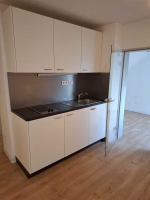 ***3 Zi, K,D,B, Badewanne, renoviert, 2-WG,**nur für Studenten**