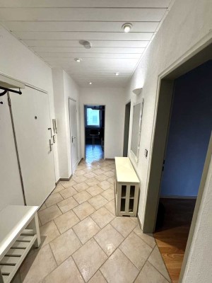 Große 2 Zimmer Wohnung in Bad Wilhelmshöhe