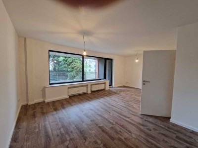 Gefplegte 2 Zimmer, Wohnküche, Bad, Balkon, optional Garage oder Stellplatz