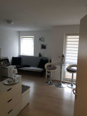 Moderne 1-Zimmer-Wohnung mit EBK, Balkon & Stellplatz in Fürth Süd