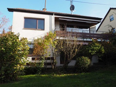 Sonnige und ruhige Erdgeschosswohnung mit Terrasse