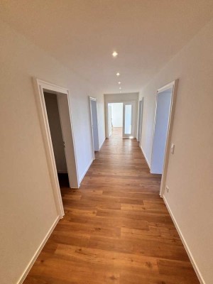 4-Zimmer Wohnung mit 2 Badezimmern in Bayenthal!
