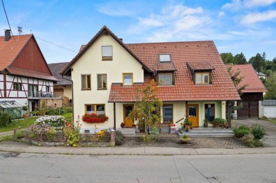 Perfektes Familienhaus: Einfamilienhaus mit großer Scheune und viel Platz.