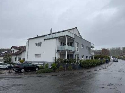 Neuwertige (Baujahr 2022) barrierefreie 3 ZKB Penthouse Wohnung in ruhiger Lage in Jägersburg.