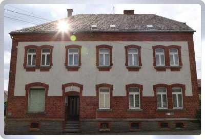 Viel Platz für Wohnen und Hobby zum kleinen Preis