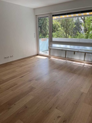 Erstbezug nach Sanierung mit Einbauküche und Balkon: exklusive 2-Zimmer-Wohnung in Frankfurt