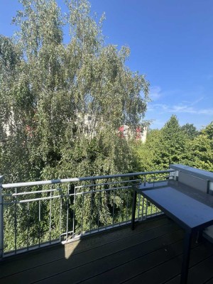 Attraktive Dachgeschosswohnung mit gehobener Ausstattung, Balkon und EBK