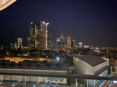 Exklusive Grand Tower 2-Zimmer-Wohnung inkl. Tiefgaragenstellplatz, Balkon & EBK