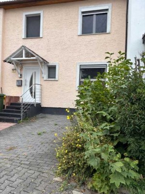 Familienfreundliches Reihenmittelhaus in ruhiger Lage in Sulzbach