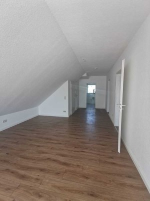 Gut geschnittene 3 Zimmerwohnung mit Balkon und Tiefgaragenstellplatz in Limburg zu vermieten WE 6