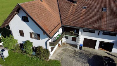 Charmante & großzügige 2-Zimmer-Wohnung mit Wohnküche, Balkon und Kaminanschluss in idyllischer Lage