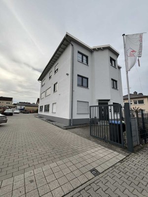 Alles in einem - Büro - Halle - Wohnen - in Dreieichenhain