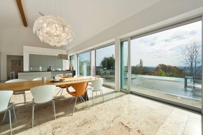 Raus aus der Stadt - das Landleben genießen in einem ebenerdigen Anwesen mit 132m² und weiteren 70m² Wohnfläche im Baum- und Gästehaus!