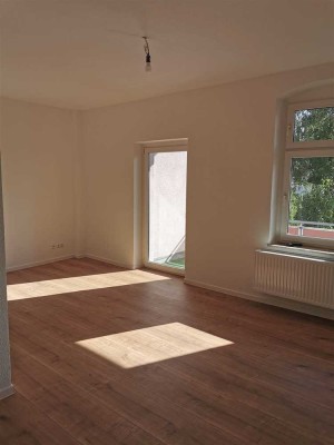 Moderne, renovierte 2-Zimmer-Wohnung mit Balkon!