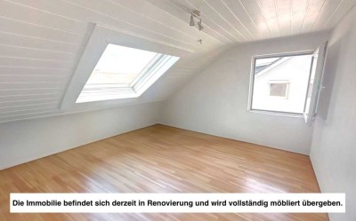 Renovierte und voll möblierte Dachgeschosswohnung im schönen Göppingen.