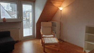Schöne helle, möblierte 2 Zi-Whg mit großem Balkon in ruhiger Lage