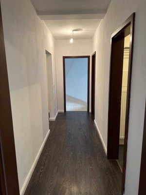 Helle 2-Zimmer-Wohnung mit Küche und Tiefgaragen Stellplatz in Trostberg