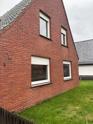 Freistehendes Einfamilienhaus in ruhiger Sackgasse mit großem Grundstück und Potenzial