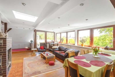 Helle Dachgeschoss  Maisonette Wohnung in  ruhiger Lage im Altbau  Nähe Rüdesheimer Platz