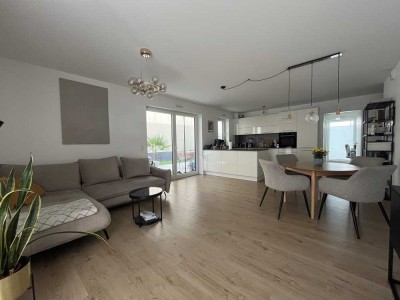 Stilvolle, neuwertige 3-Zimmer-EG-Wohnung, EBK, großer Garten, gehobene Ausstattung