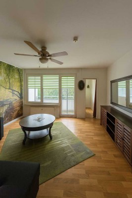 Helle 2-Zimmer-Wohnung im 1. OG  mit Balkon. Ideal für Selbstsanierer!