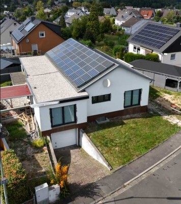 5 ZKB - Einfamilienhaus mit Terrasse und 2 ZKB Einliegerwohnung mit Terrasse in der Kernsanierung