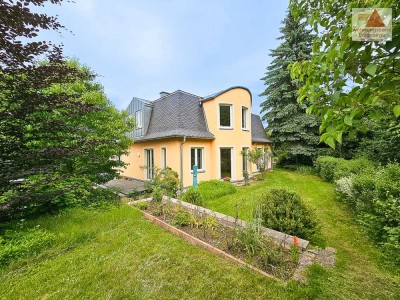 Wohlfühloase mitten in der Stadt - Architektenhaus mit Blick aufs Schloss Schwarzenberg