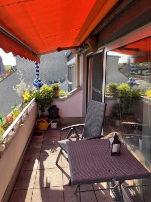 ***gemütliche und gepflegte 2 Zimmer-DG-Wohnung in begehrter Lage***