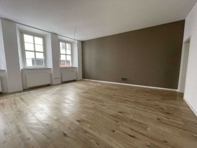 Große 1 Zimmer Wohnung mit Terrasse - modern saniert