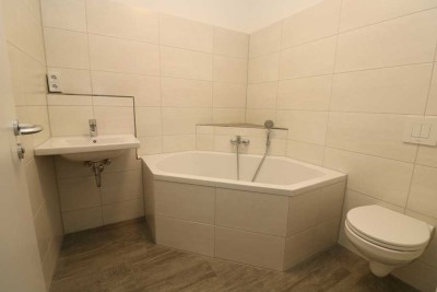 Moderne Etagenwohnung mit Wanne, Dusche & 2 Balkonen!!!!