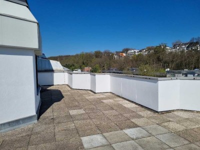 Schöne 4-Zimmer-Penthouse-Wohnung mit großer Dachterrasse!