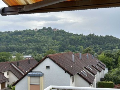 Exklusive 3-Zimmer-DG-Wohnung mit Balkon in Igersheim
