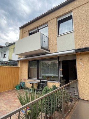 Großzügig, lichtdurchflutet und ruhig wohnen in einem schönen Reihenmittelhaus im Zentrum