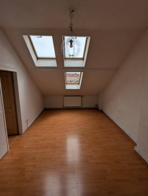 Provisionsfreie Dachgeschosswohnung im Herzen von Pressbaum